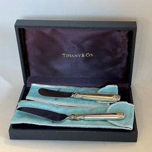 Tiffany & Co. Sterling silver 925 Thread & Shell pattern cheese knife & spreader
